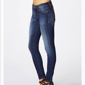Guess Power Curvy Midrise Jeans 29